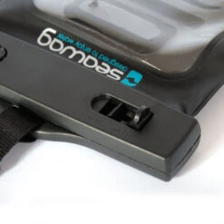 POCHETTE ETANCHE MP3 AVEC PRISE JACK ETANCHE SEAWAG -Railblaza Boutique pochette etanche mp3 avec prise jack etanche seawag 3